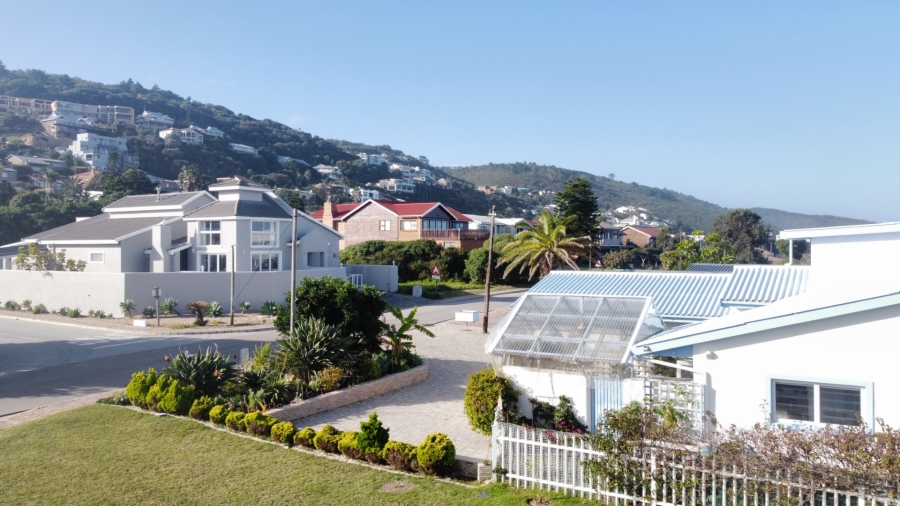 4 Bedroom Property for Sale in Outeniqua Strand Western Cape